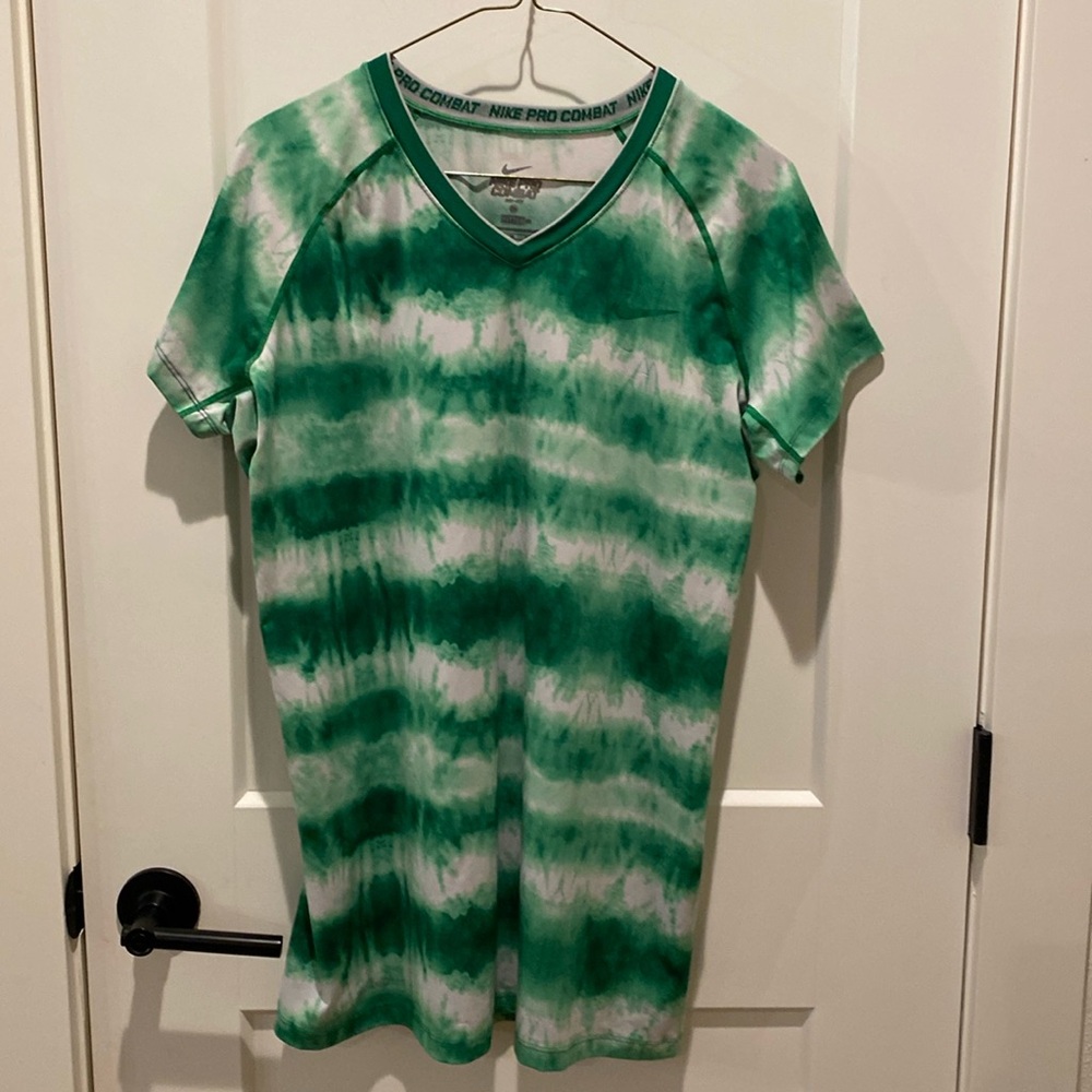 Nike Pro Combat Ladies Tie Die Short Sleeve Dri-Fit Shirt. Size XL. Fitted.